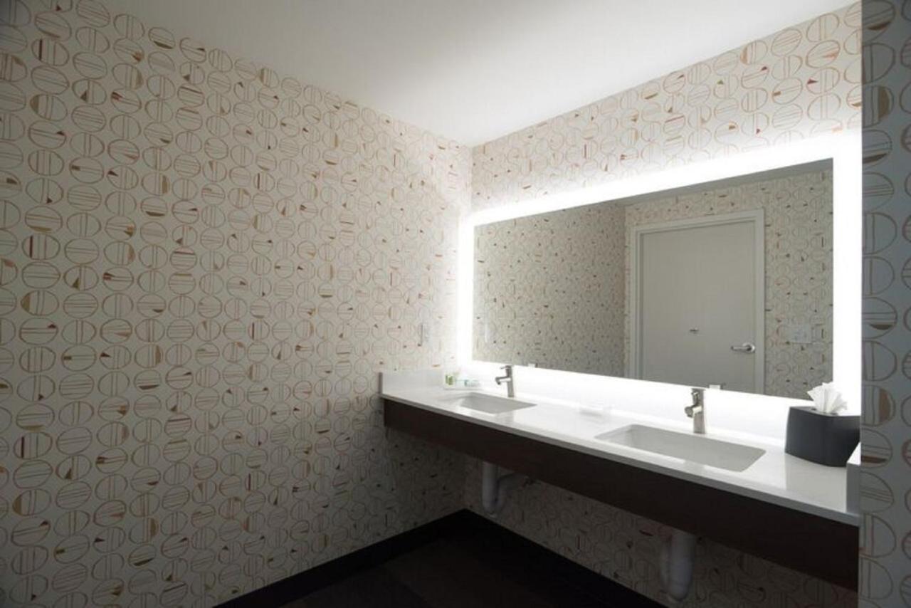 Holiday Inn Lexington - Hamburg By Ihg Luaran gambar